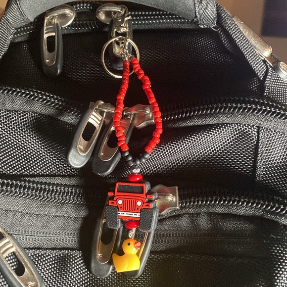 Silicone 4x4 Jeep Duck Rearview Mirror Charm-Keychain-Bag Charm-Beaded Bracelet - Picture 7 of 7